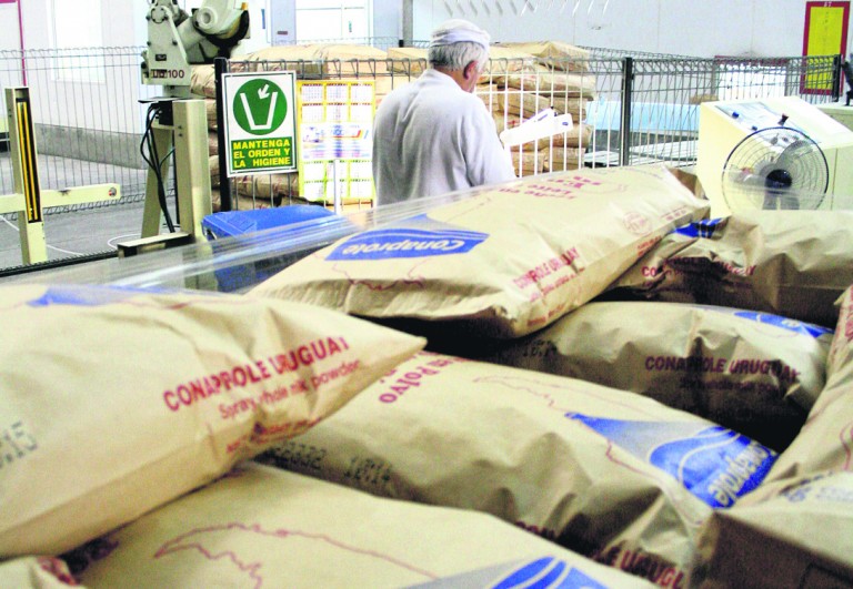 Dos empresas venderán leche en polvo a Colombia Dos empresas venderán leche en polvo a Colombia