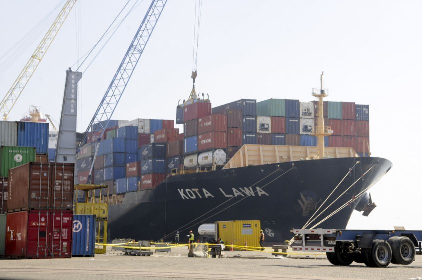 Exportaciones crecieron 9,8% en los primeros 10 meses del año Exportaciones crecieron 9,8% en los primeros 10 meses del año