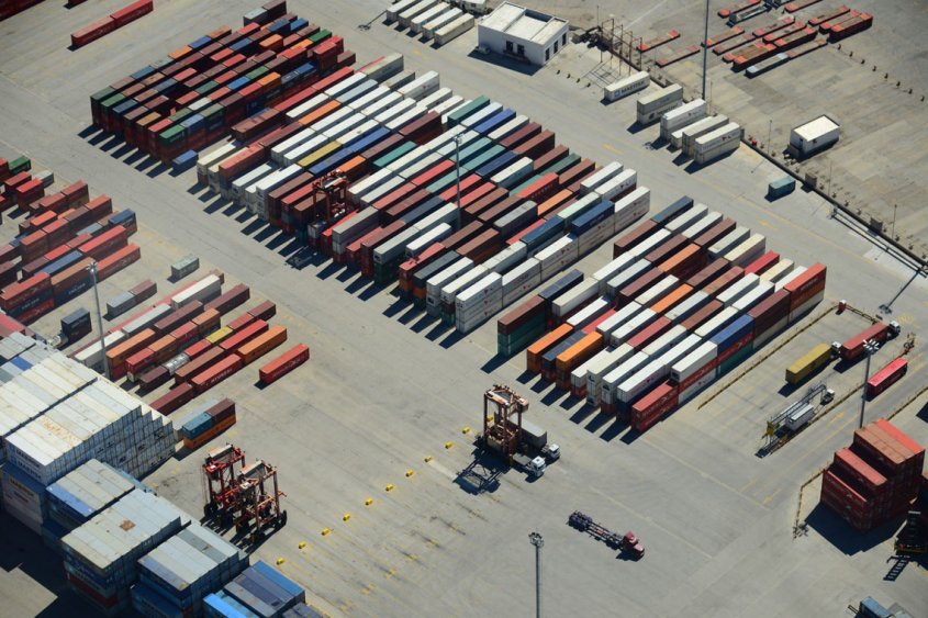 Baja en los tránsitos golpea a la actividad de contenedores en el puerto