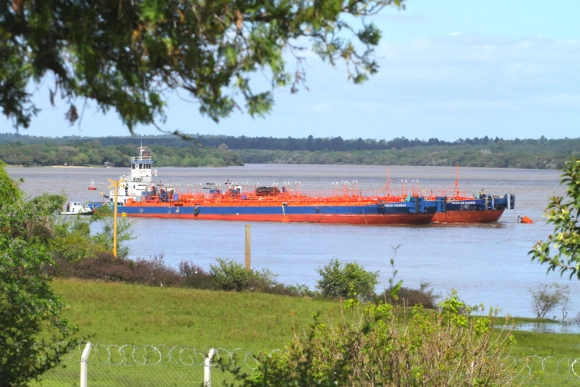 Jurista experto pone en duda desarrollo del proyecto de una hidrovía en el río Uruguay Jurista experto pone en duda desarrollo del proyecto de una hidrovía en el río Uruguay