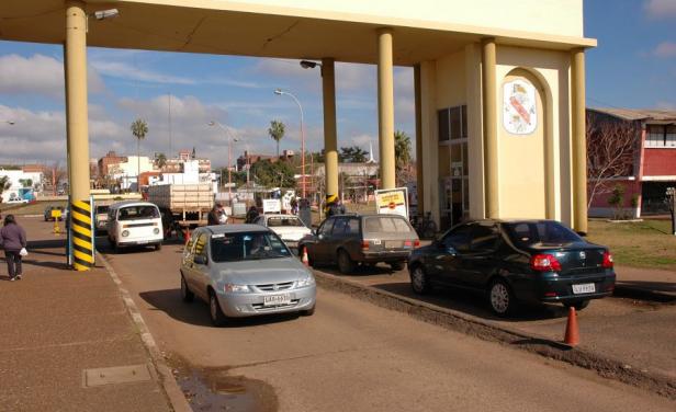 La Aduana toma medida en frontera con Brasil para evitar contrabando La Aduana toma medida en frontera con Brasil para evitar contrabando