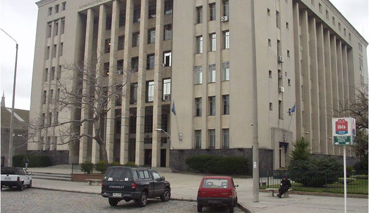 Exportadores Argentinos vuelven a utilizar al puerto de Montevideo como terminal de trasbordo Exportadores Argentinos vuelven a utilizar al puerto de Montevideo como terminal de trasbordo