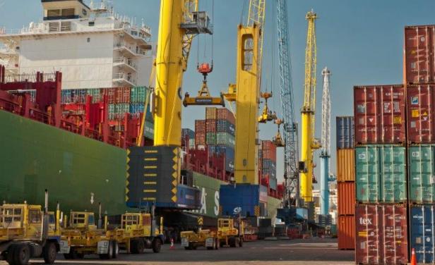 Montecon proyecta invertir US$ 25 millones en grúas pórticos Montecon proyecta invertir US$ 25 millones en grúas pórticos