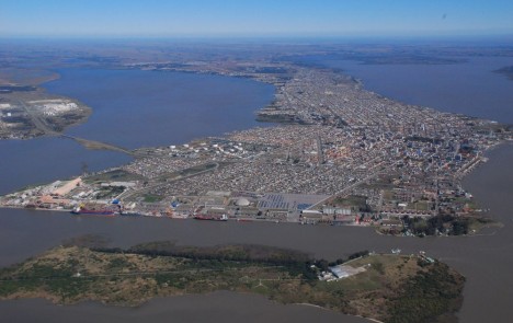 Restricción a puertos uruguayos afecta a exportadores argentinos Restricción a puertos uruguayos afecta a exportadores argentinos